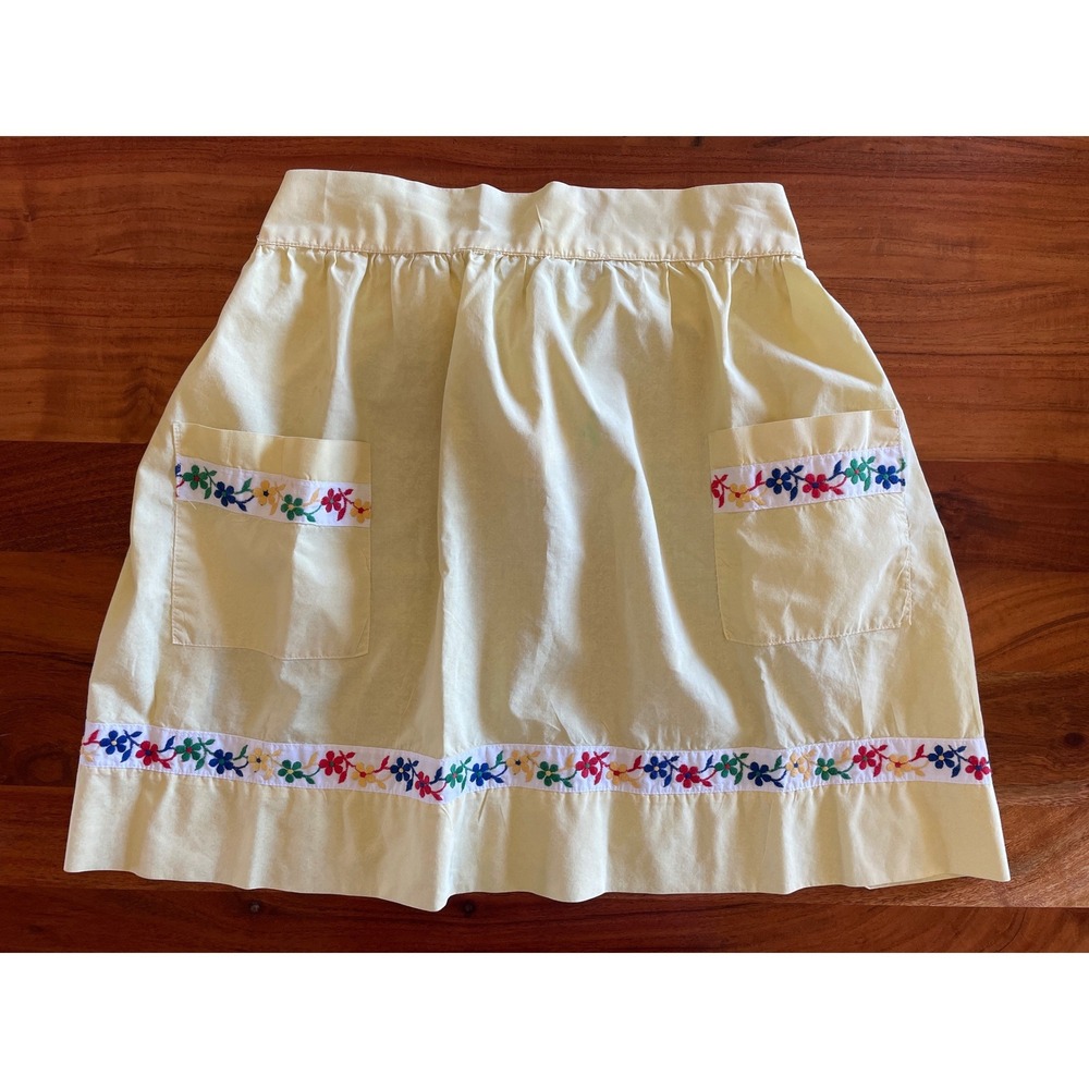 Vintage Yellow Half Apron Floral Embroidery Pockets Cottagecore Retro Kitchen